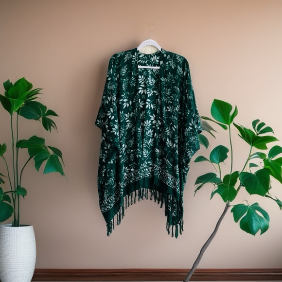 0101/ Dark Green  White leaves Outer With Fringes - Picture 8 of 8